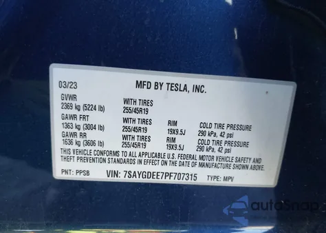 2023 Tesla Model Y Awd/Long Range Dual Motor All-Wheel Drive z USA, uszkodzony, nr VIN 7SAYGDEE7PF707315